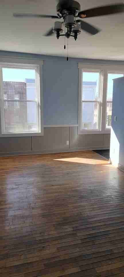 627 Topeka Ave #B - Photo 2 of 16