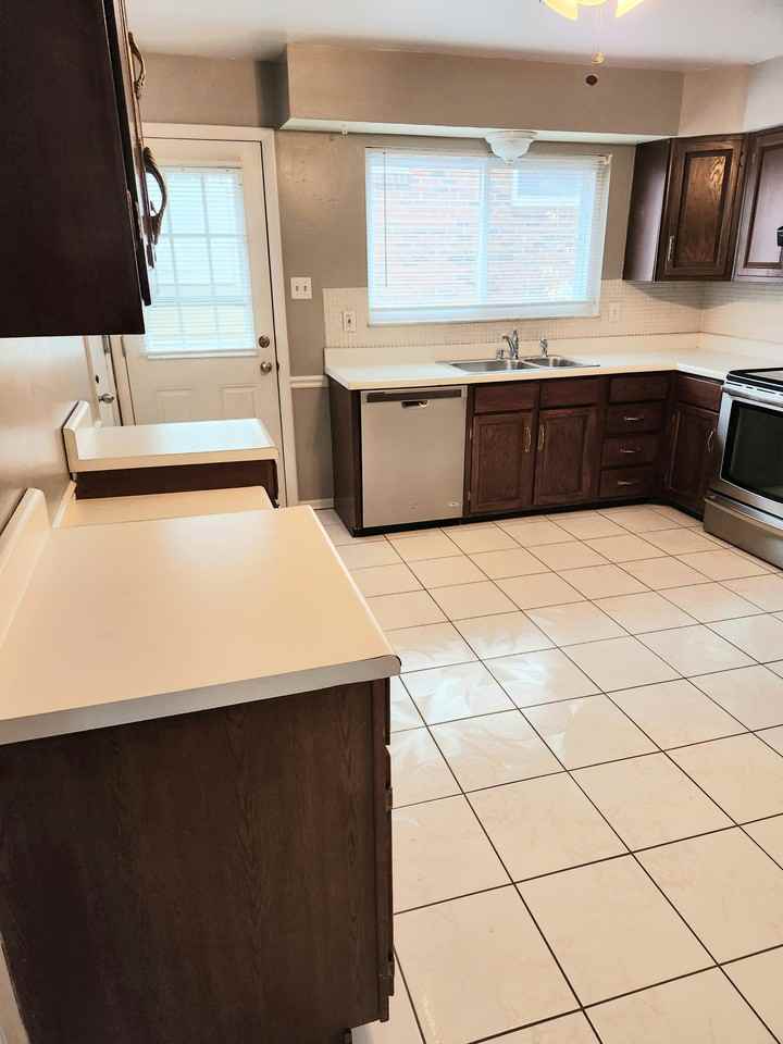 10056 Buffton Dr #10054 - Photo 2 of 8