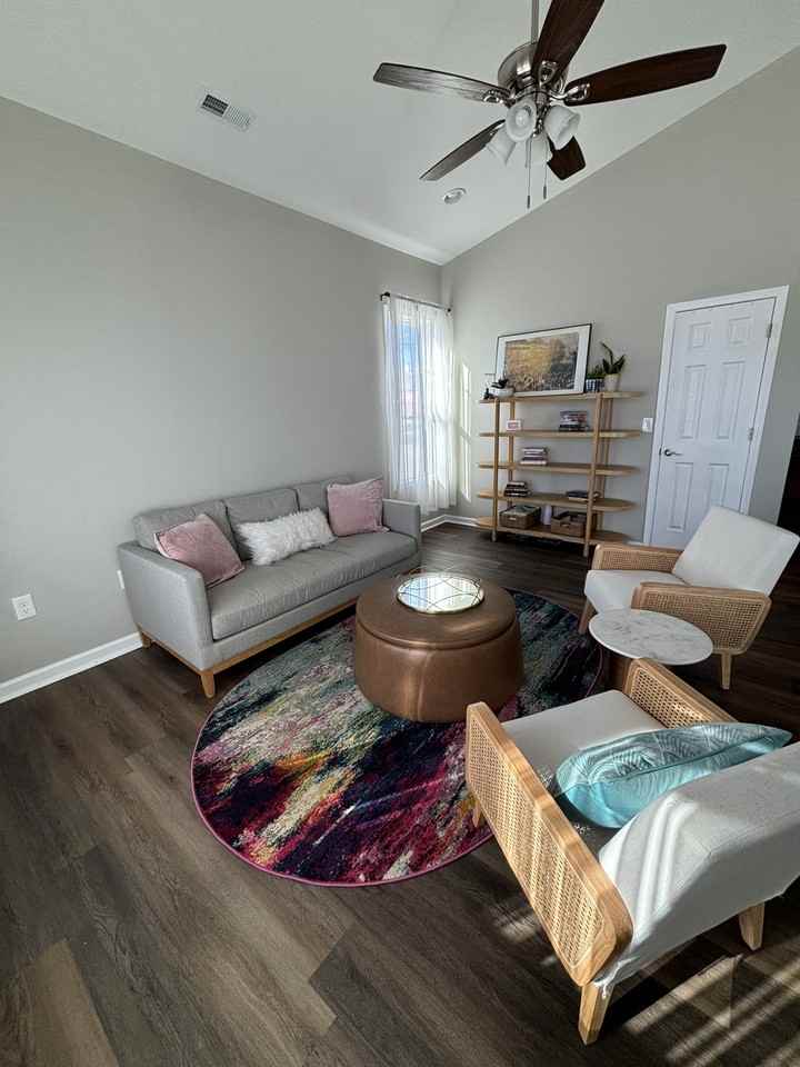 1102 Morehead Ave Se #NA - Photo 4 of 16