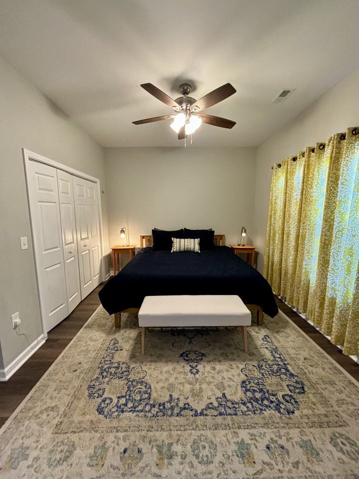 1102 Morehead Ave Se #NA - Photo 5 of 16