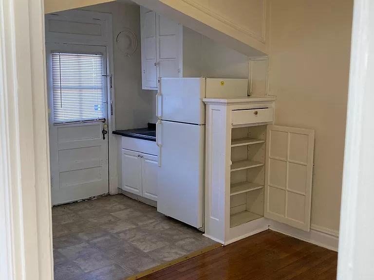 1024 Art Hill Pl #1 - Photo 2 of 8