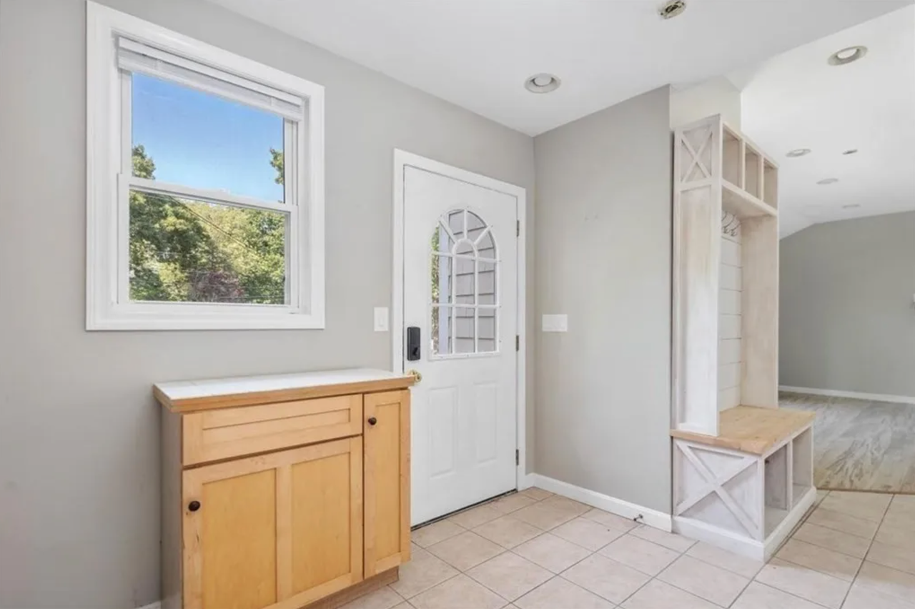 23 Acorn St #B - Photo 2 of 15