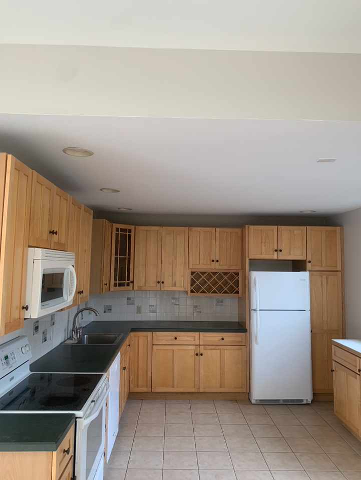 23 Acorn St #B - Photo 3 of 15