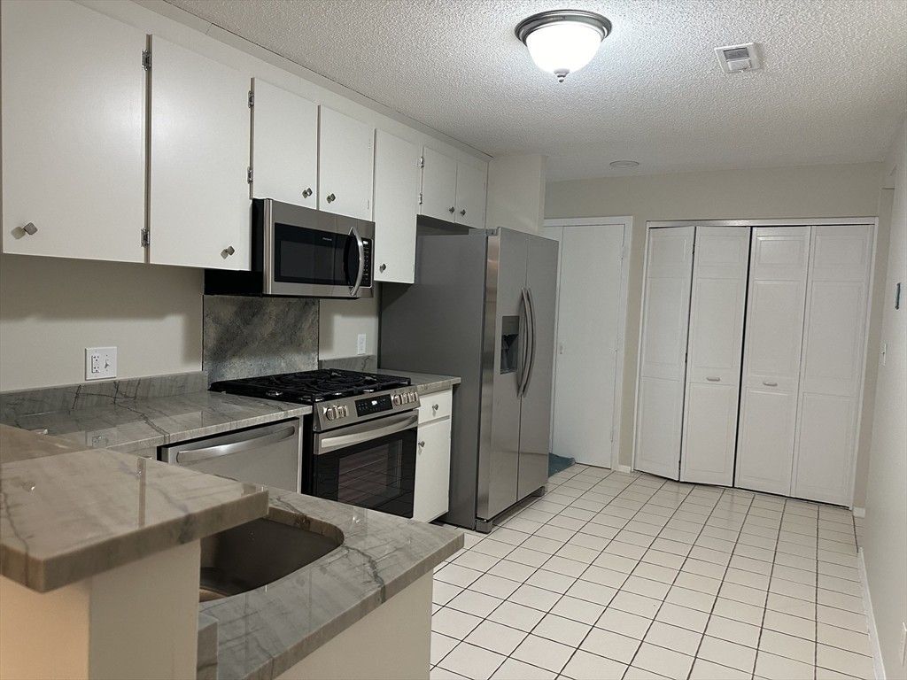 316 Island St #316 - Photo 2 of 17