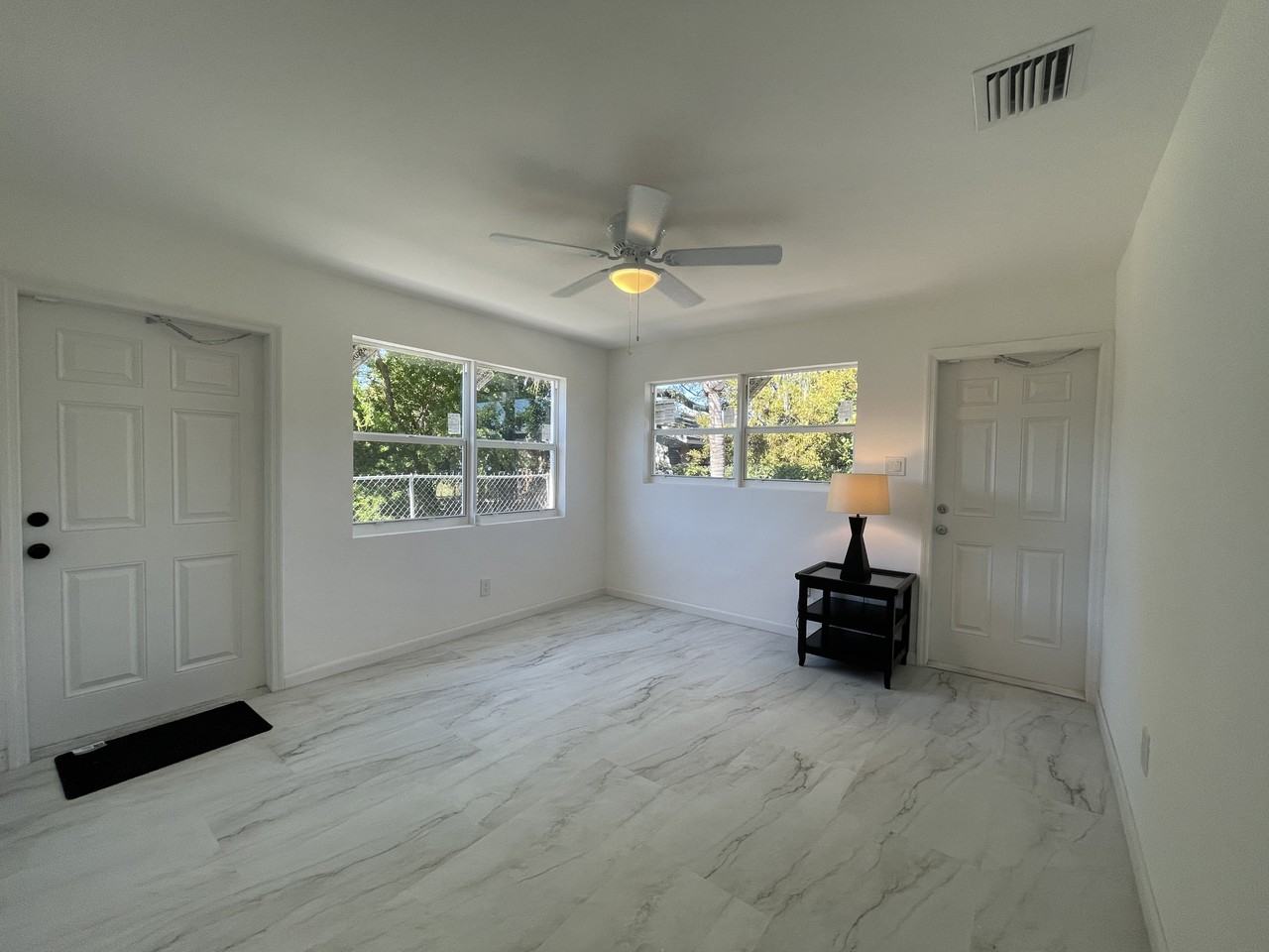 2135 Nw 7th St #4 - Photo 7 of 8