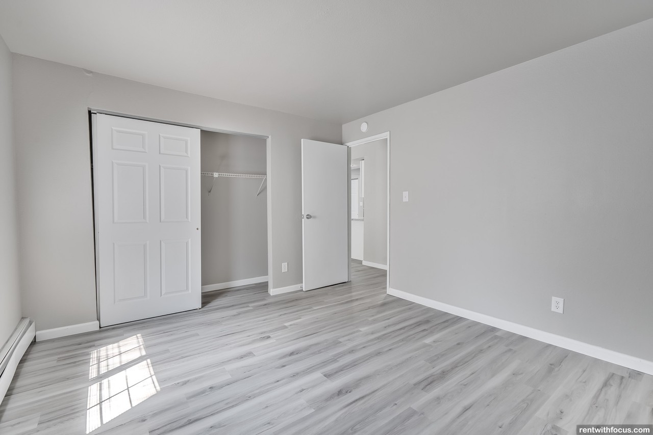 538 Southtowne Dr #U207 - Photo 2 of 10
