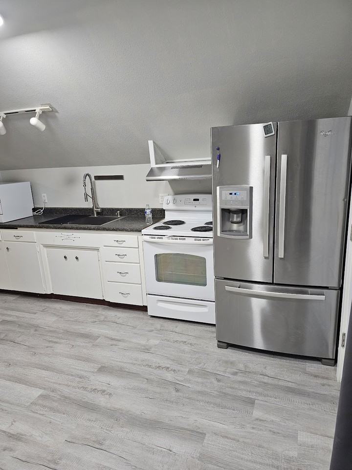 110 N Delaware Ave #A - Photo 3 of 13