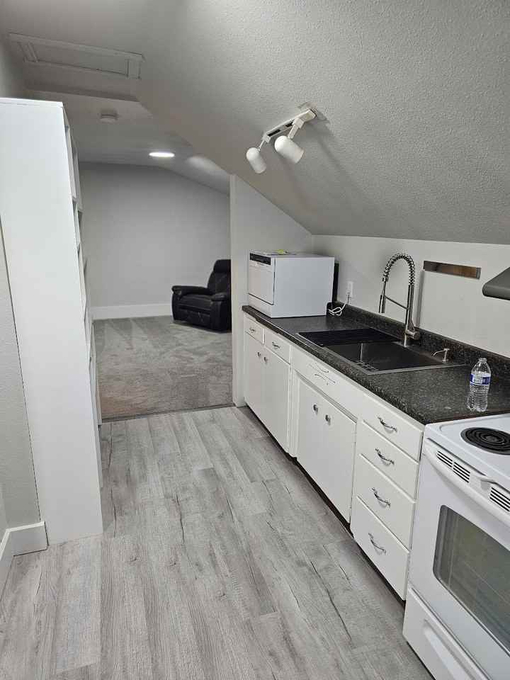 110 N Delaware Ave #A - Photo 5 of 13