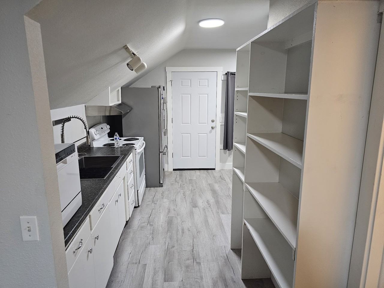 110 N Delaware Ave #A - Photo 7 of 13