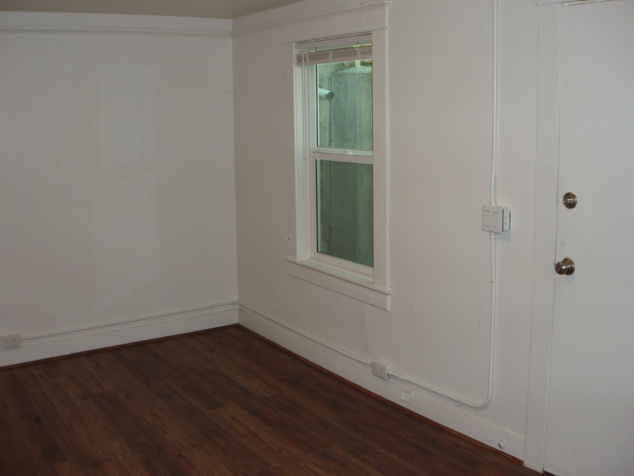 1138 20th St - Photo 2 of 4