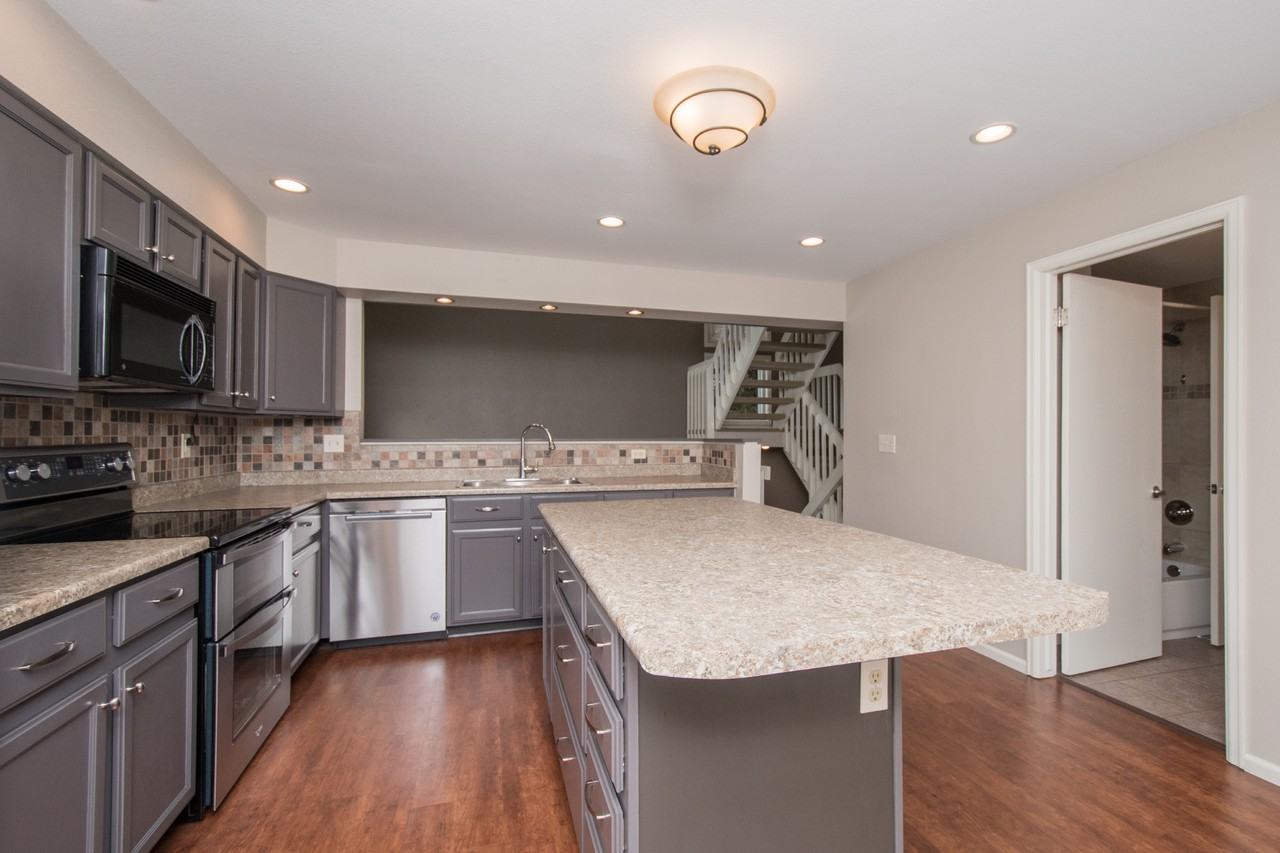 937 Butte Pass Dr #NA - Photo 3 of 19