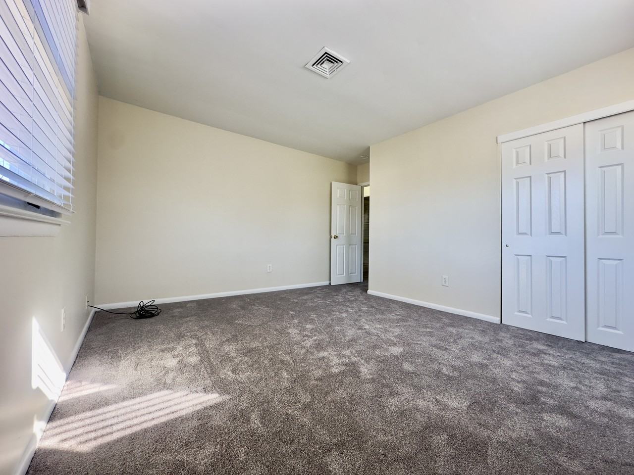 201 Strand Ave #B - Photo 4 of 15