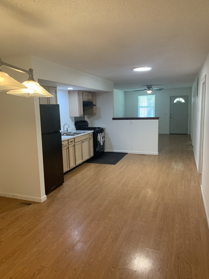 2204 10th Ave #NA - Photo 3 of 6