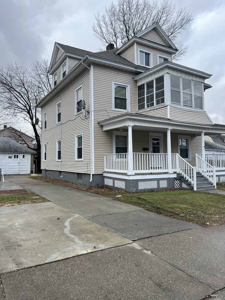 14 Massachusetts Ave #2 - Photo 2 of 12