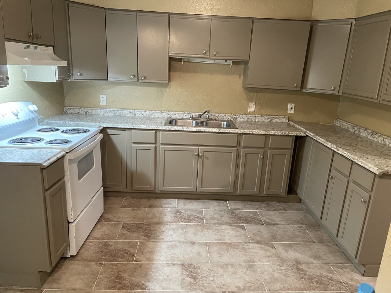 1968 W 23rd St #NA - Photo 3 of 11