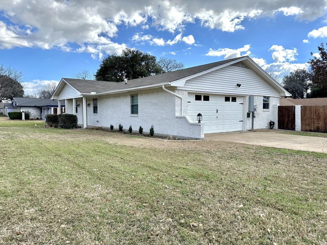 225 Lakeway Dr #NA - Photo 2 of 37