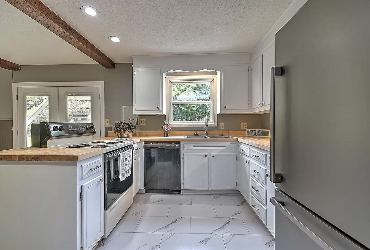 311 Redstone Dr #311 - Photo 7 of 13