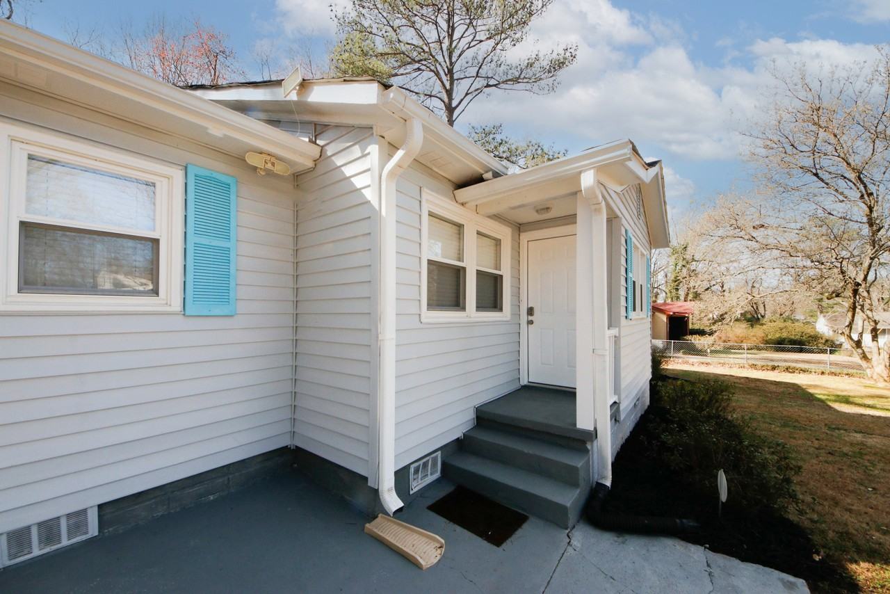 2325 Jernigan Pl Se #NA - Photo 2 of 22