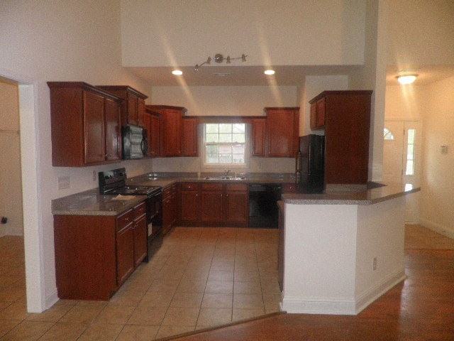 244 Stoneridge Dr Nw #NA - Photo 2 of 7