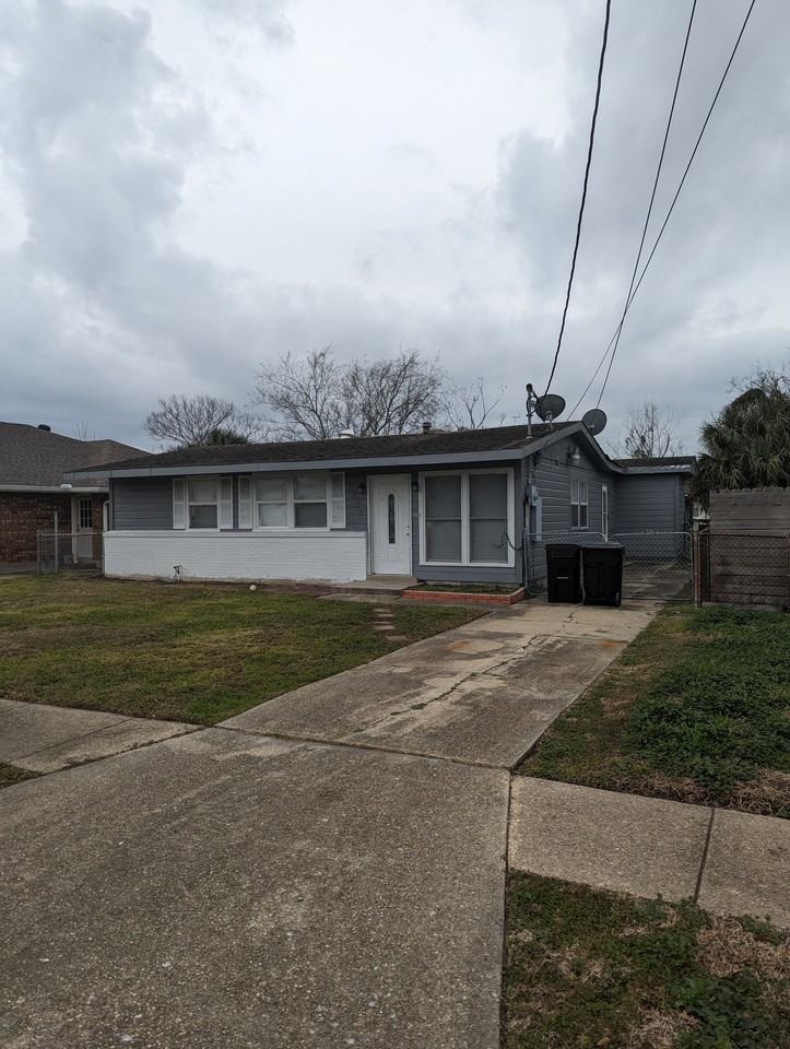 5728 Pauline Dr #NA - Photo 2 of 12