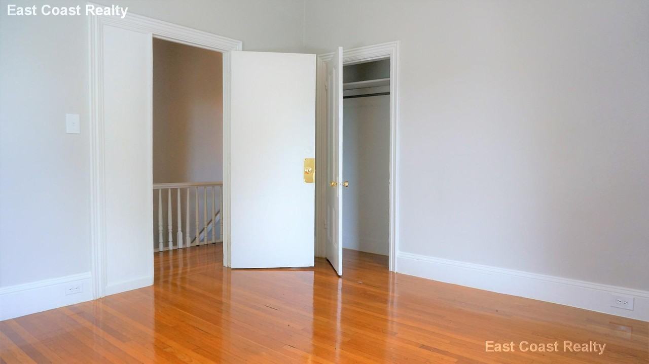 172 Bigelow St #2 - Photo 4 of 14