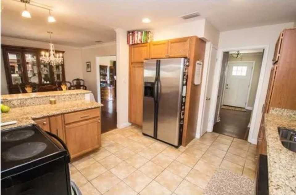 4204 Maplewood Court #NA - Photo 6 of 19