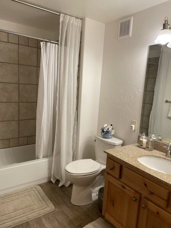 1618 Redstone Ave #E - Photo 6 of 12