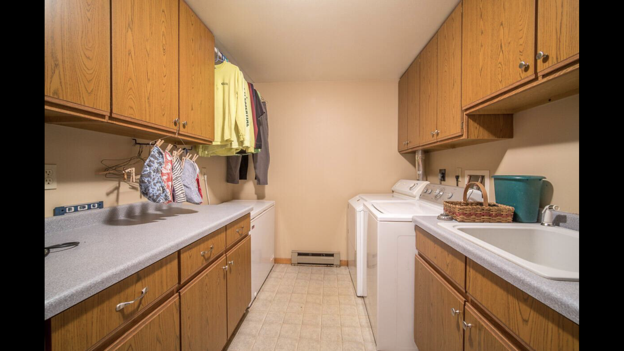 167 W Paradise Dr #167 - Photo 2 of 7