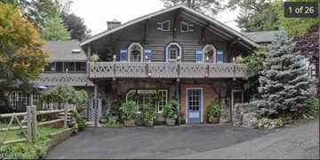 featured image of 4 Woodbine Ln #2