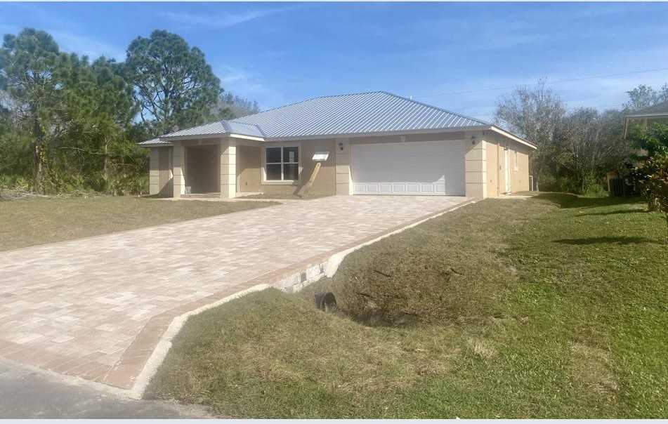 2986 Nw 33rd Ave #NA - Photo 3 of 16