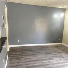 5020 N Grand Ave #2 - Photo 2 of 3