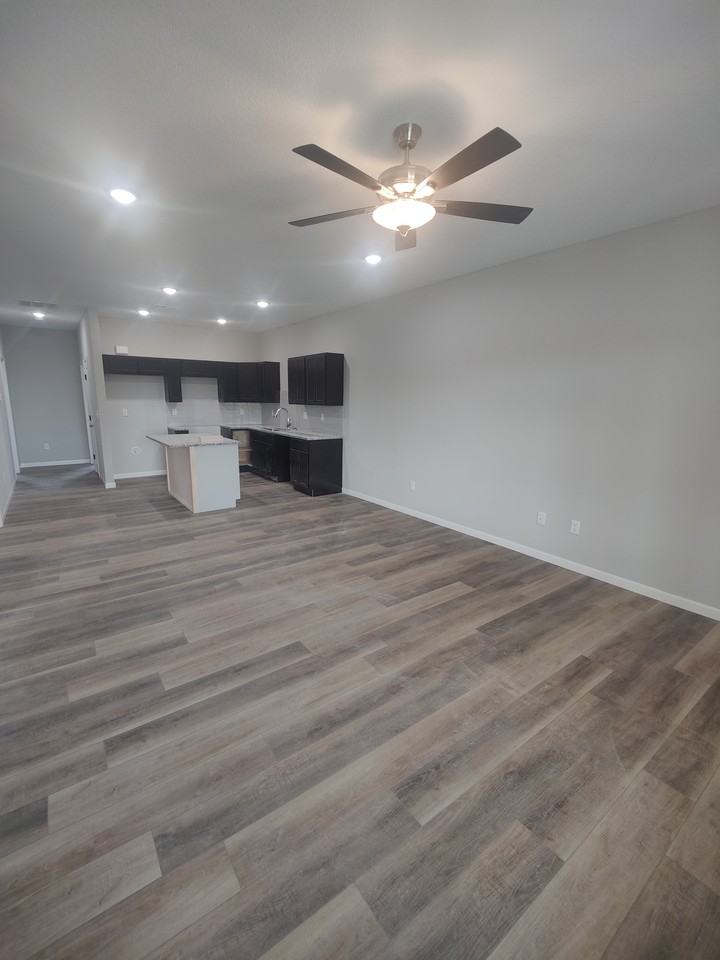 360 E Ford St #NA - Photo 2 of 10