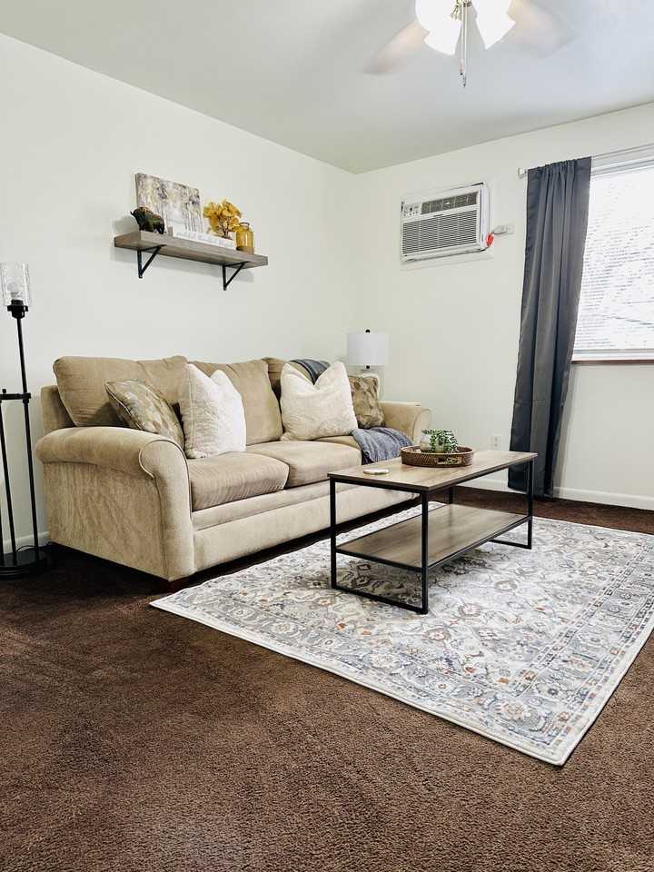 1010 8th St #11 - Photo 3 of 26