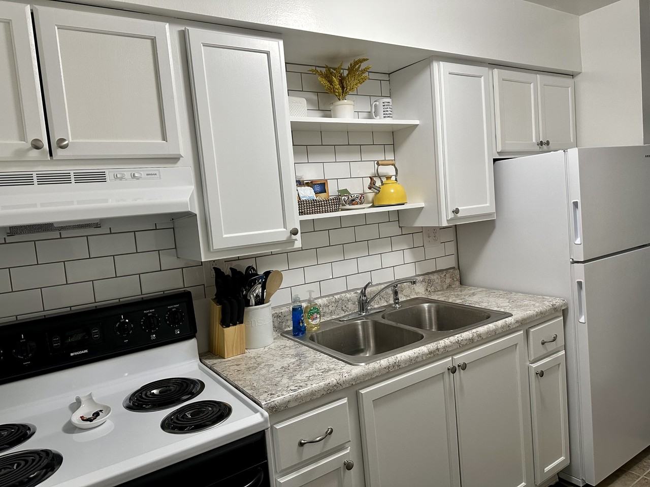 1010 8th St #11 - Photo 6 of 26