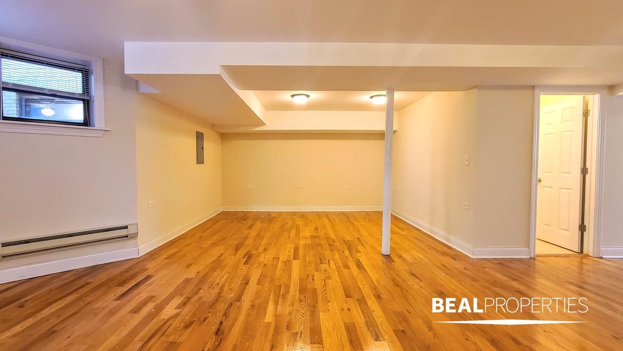 1127 W Oakdale Ave #1125GDNN - Photo 3 of 15