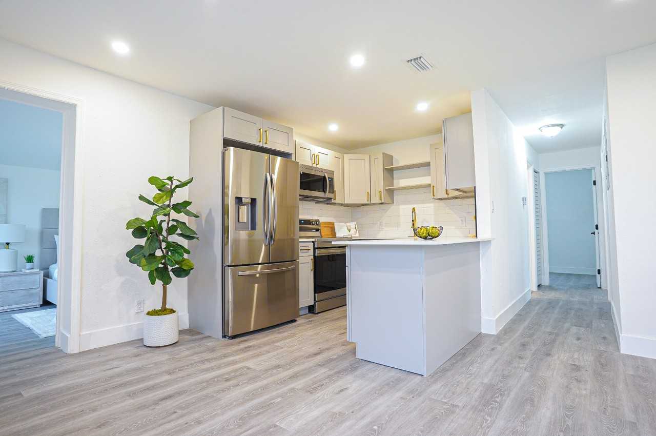 6117 Nw 9th St #NA - Photo 2 of 6