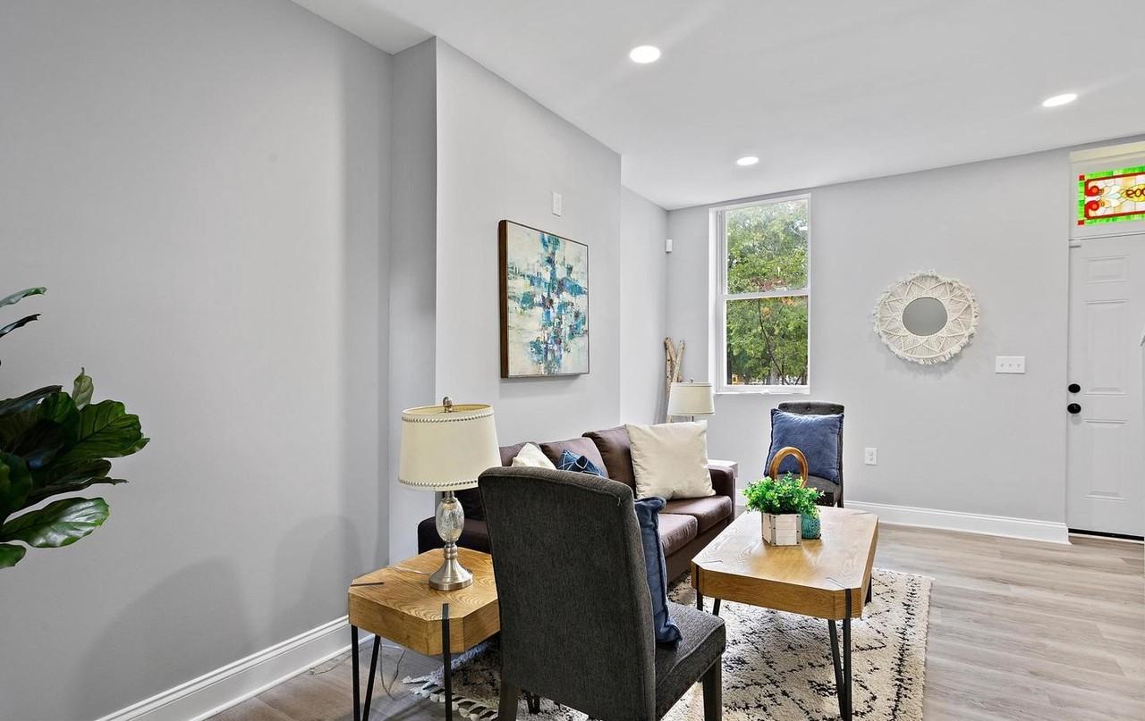 2009 E Fairmount Ave - Photo 3 of 29