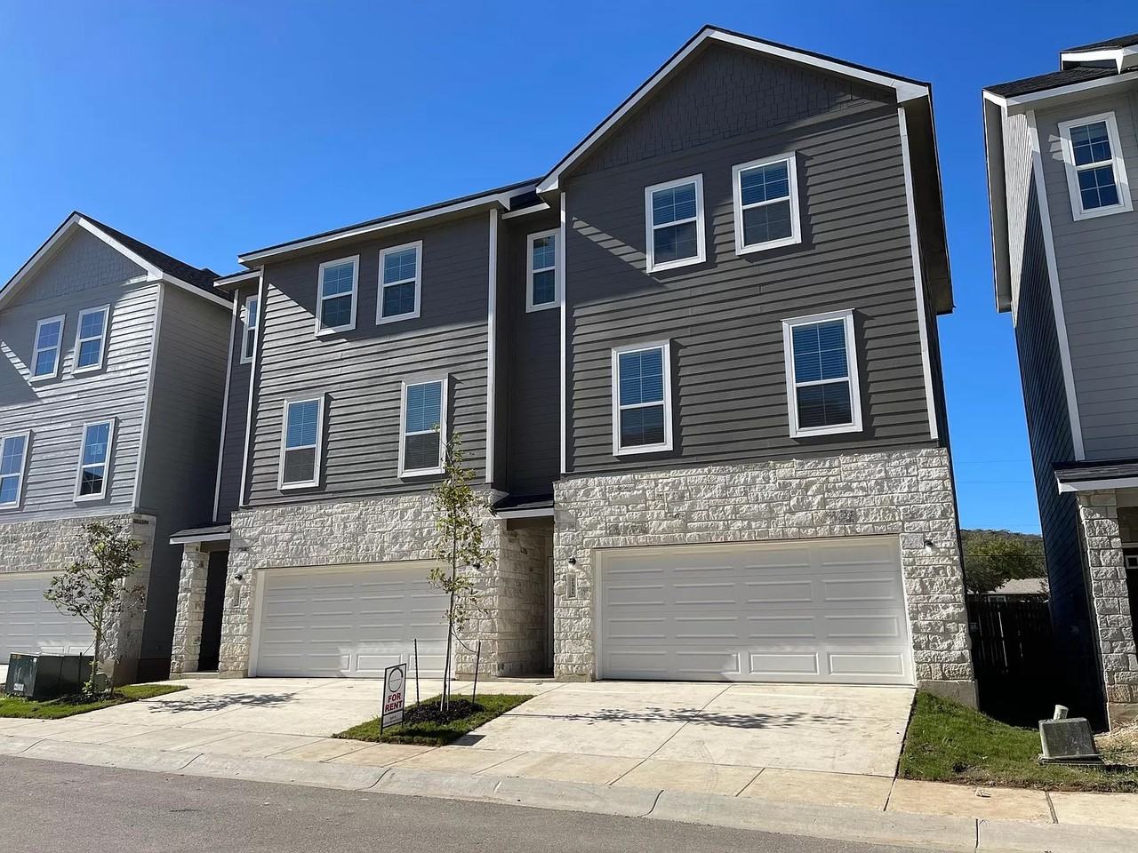 21507 Sir Walter Ln #21507 - Photo 2 of 23