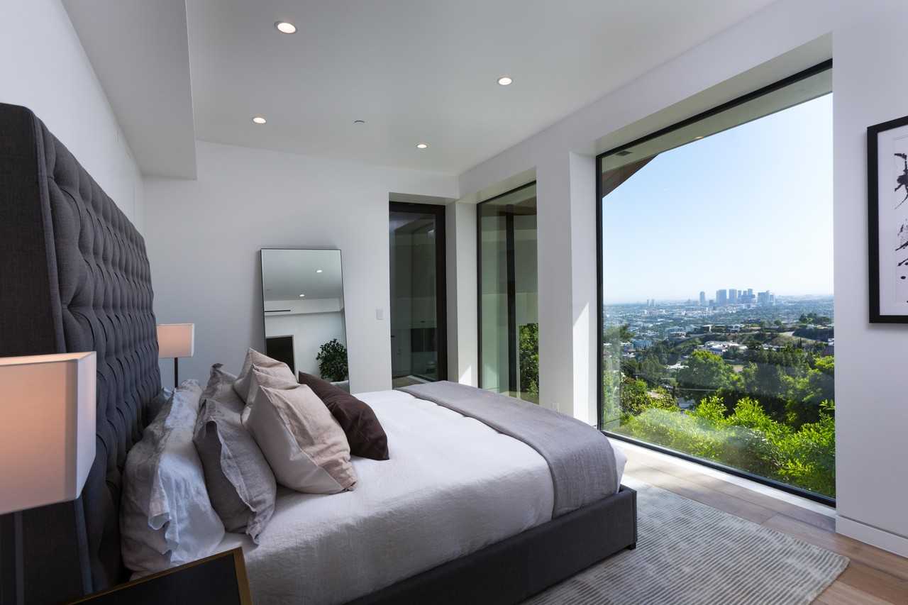 8780 Hollywood Blvd #NA - Photo 3 of 39