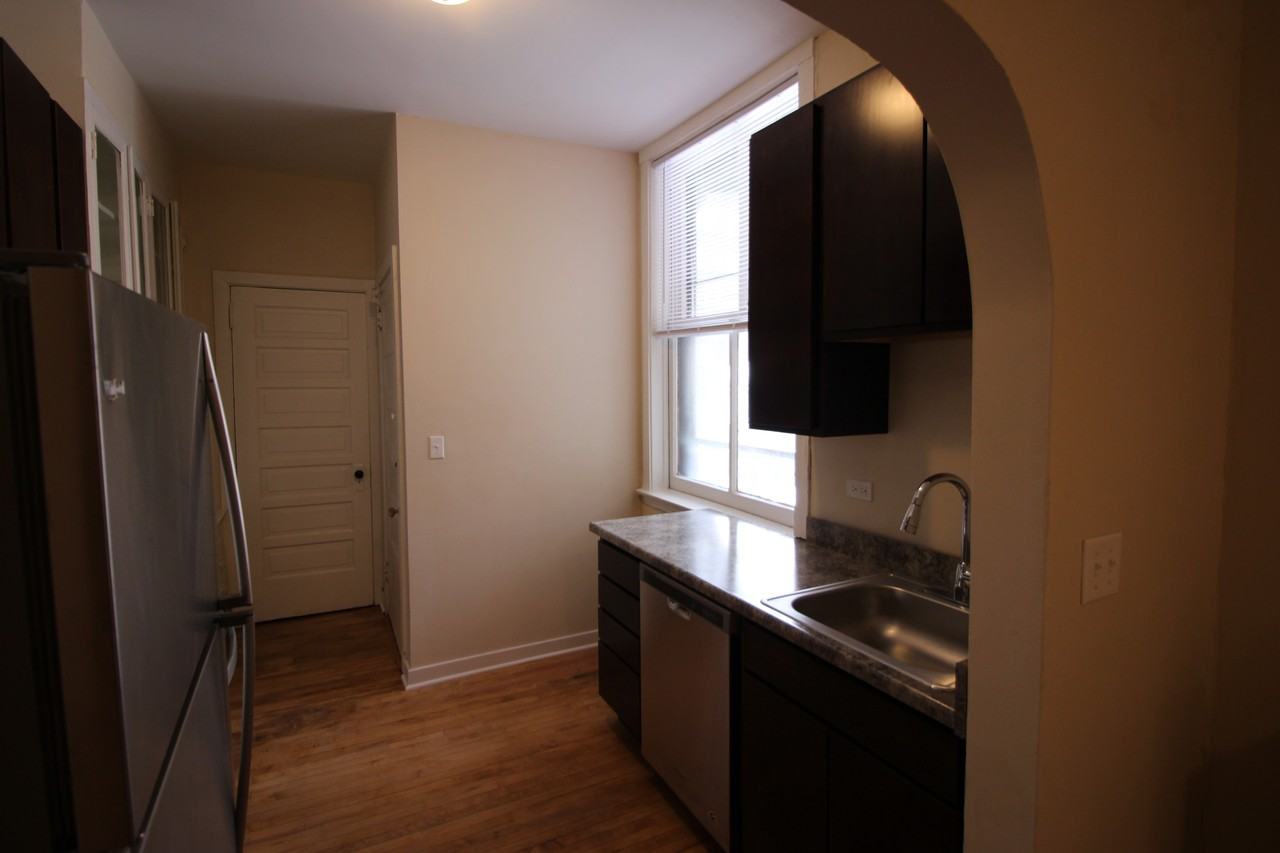 838 Sherman Ave #15 - Photo 4 of 16