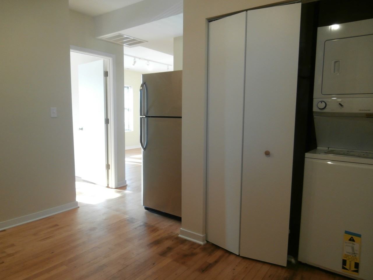 2450 W Albion Ave #1E - Photo 5 of 8