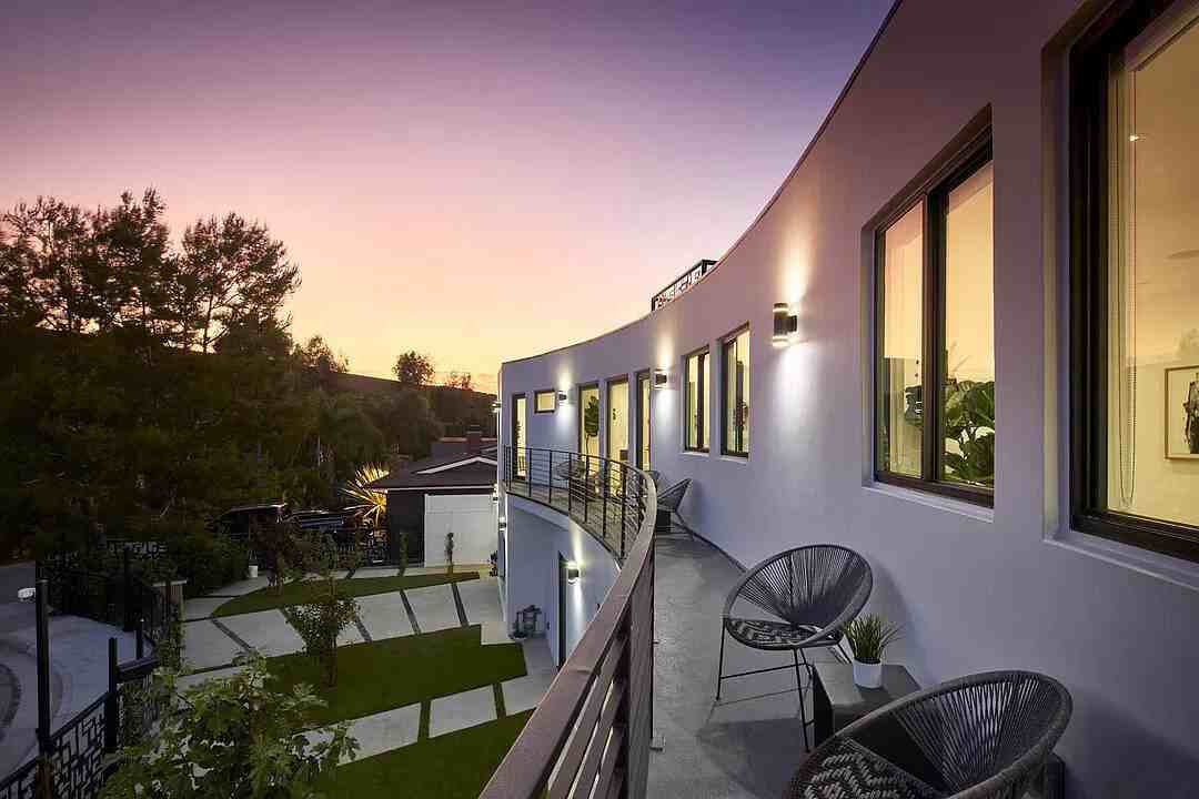 4338 Huntley Ave #NA - Photo 2 of 50