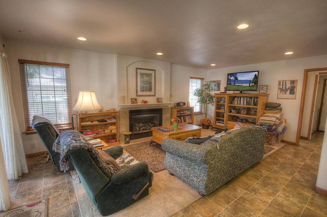 877 Tahoe Island Dr #NA - Photo 3 of 26