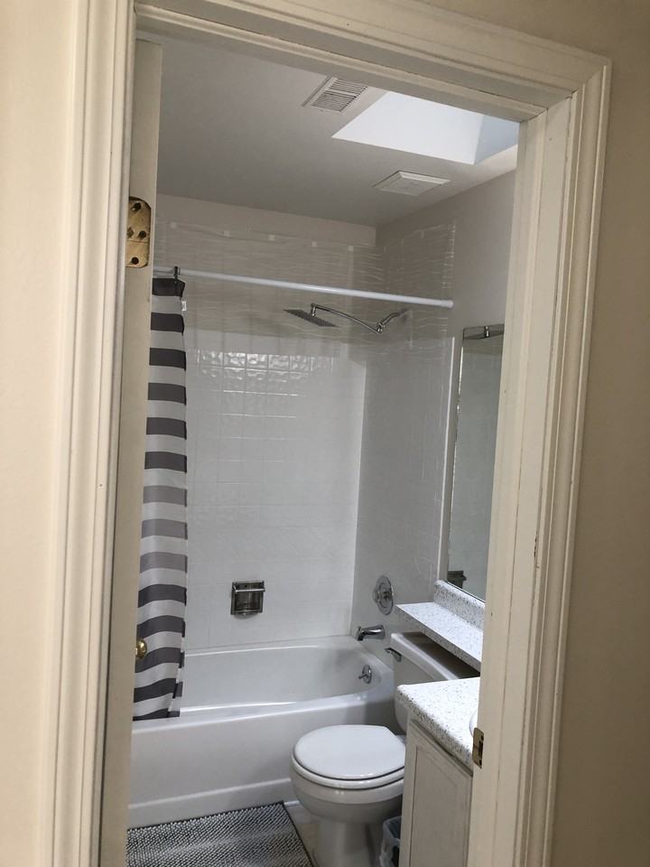 975 Harbourne St #8 - Photo 3 of 22
