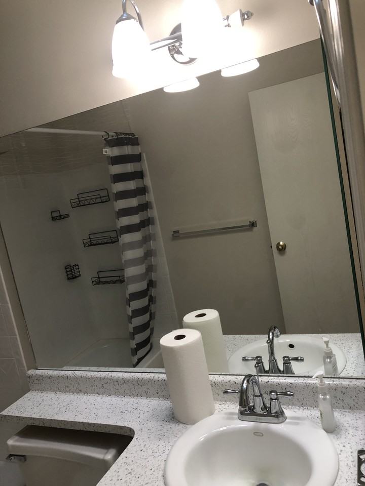 975 Harbourne St #8 - Photo 4 of 22