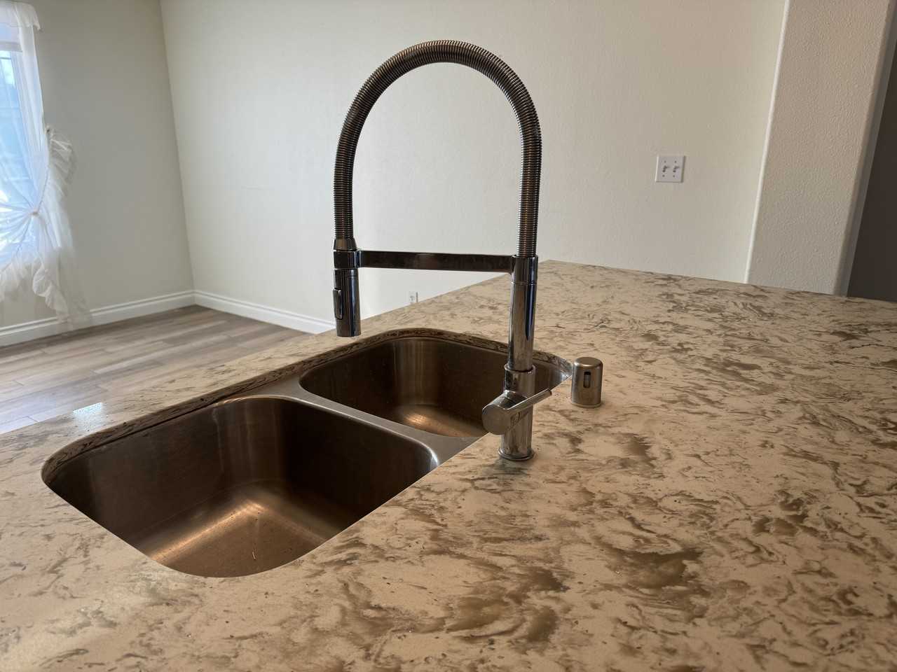 1620 W Westfield Ave #NA - Photo 3 of 10