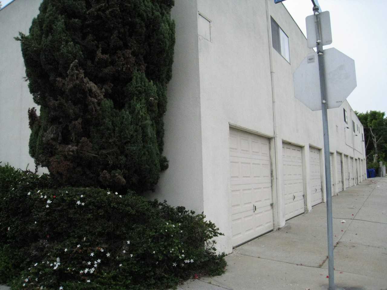 1555 Artesia Blvd #M - Photo 3 of 6