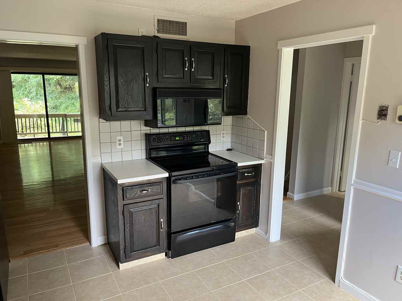 51 Heritage Hls #C - Photo 3 of 17