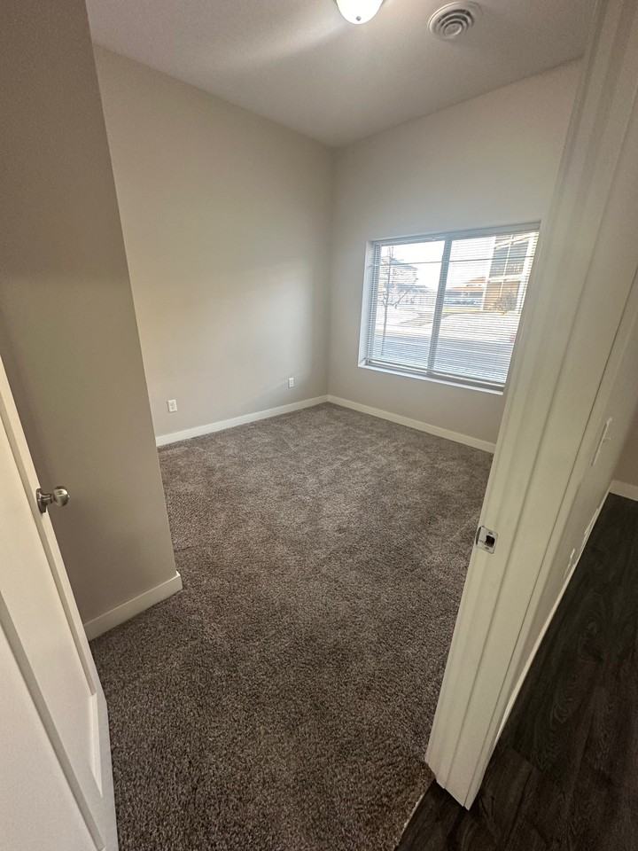 161 Roosevelt Circle #213 - Photo 7 of 22