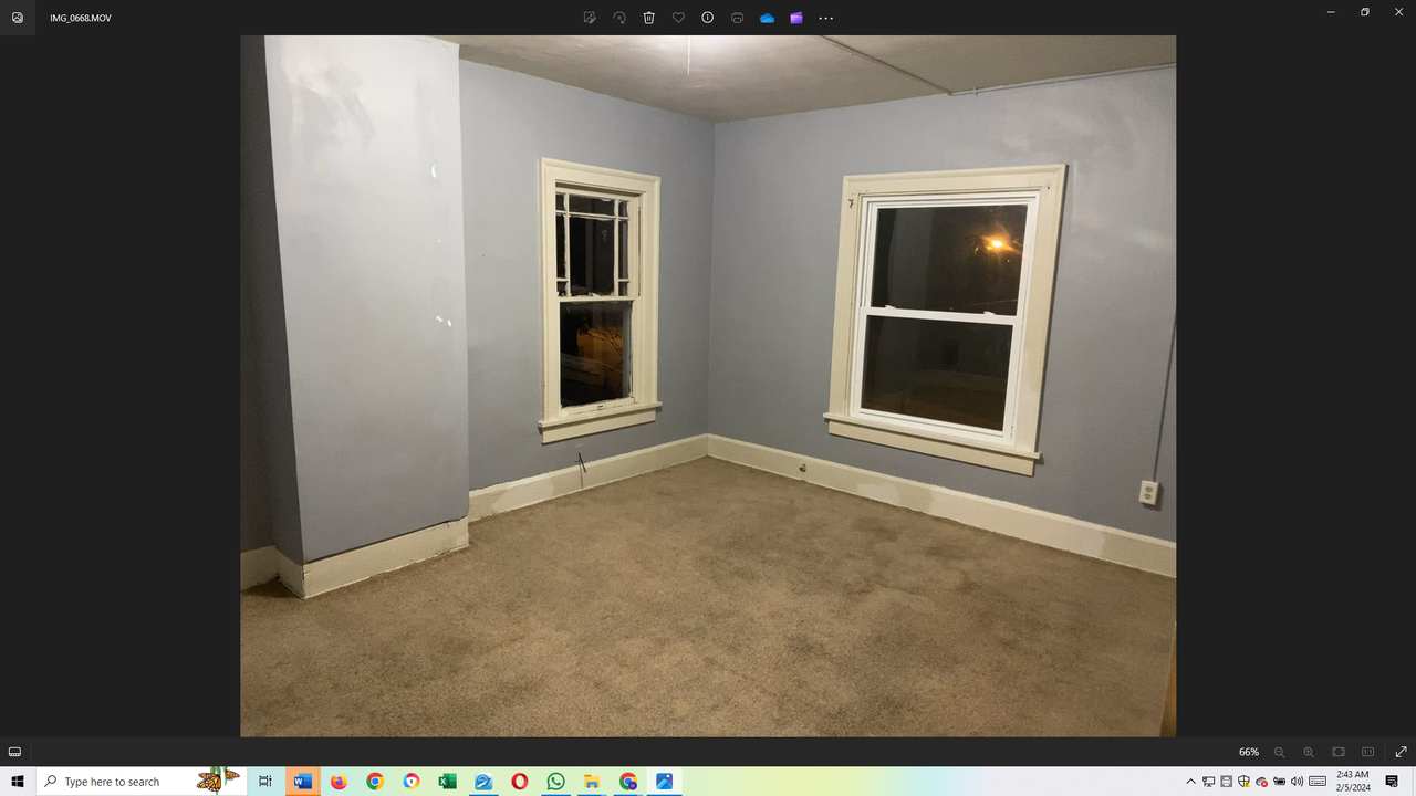 425 W 4th St #1 - Photo 3 of 10